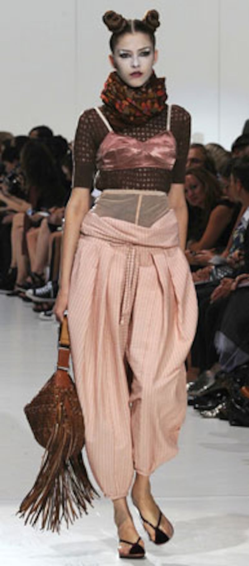 galleries/2009/09/15/ny-fashion-week-day-6/fashion-day-6---marc-jaco1_jonly6