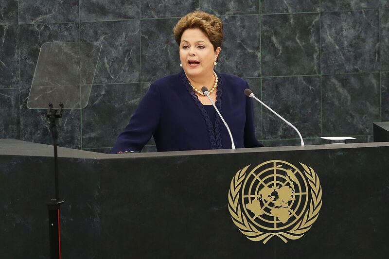articles/2013/09/24/brazilian-president-slams-u-s-spying-in-front-of-the-whole-world/130924-UN-dilma-cheat_vsag6g