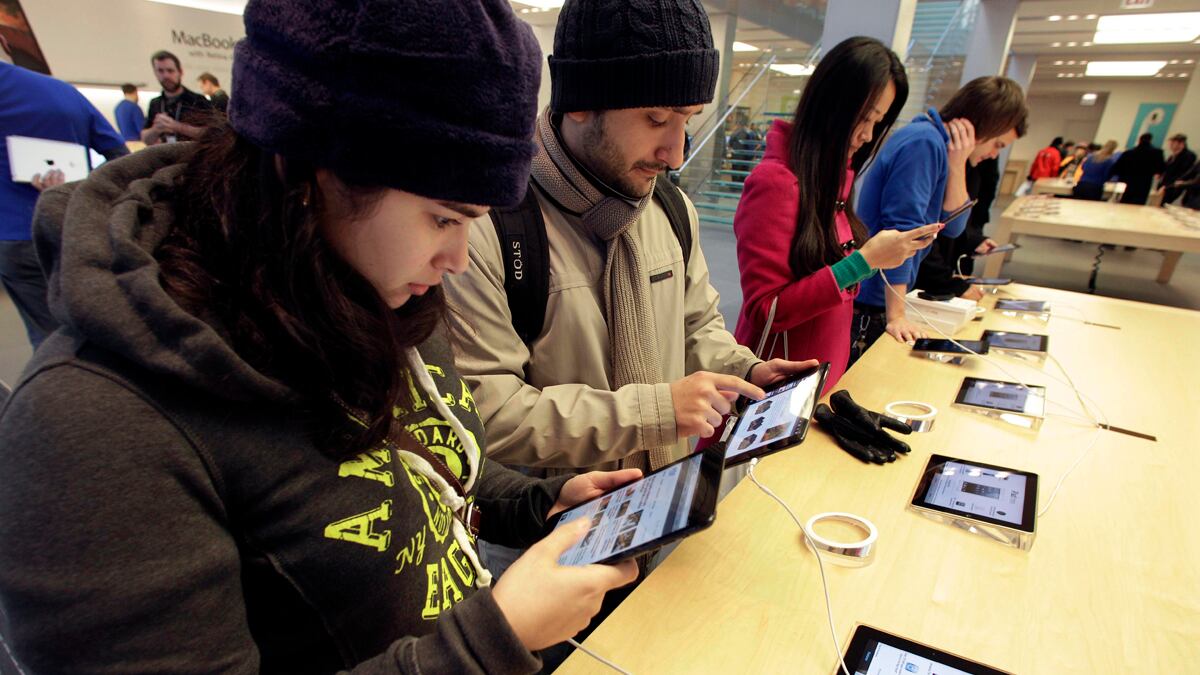 articles/2012/11/03/the-ipad-mini-s-mixed-reception-tech-bloggers-weigh-in/ipad-mini-reports_ivy4r1