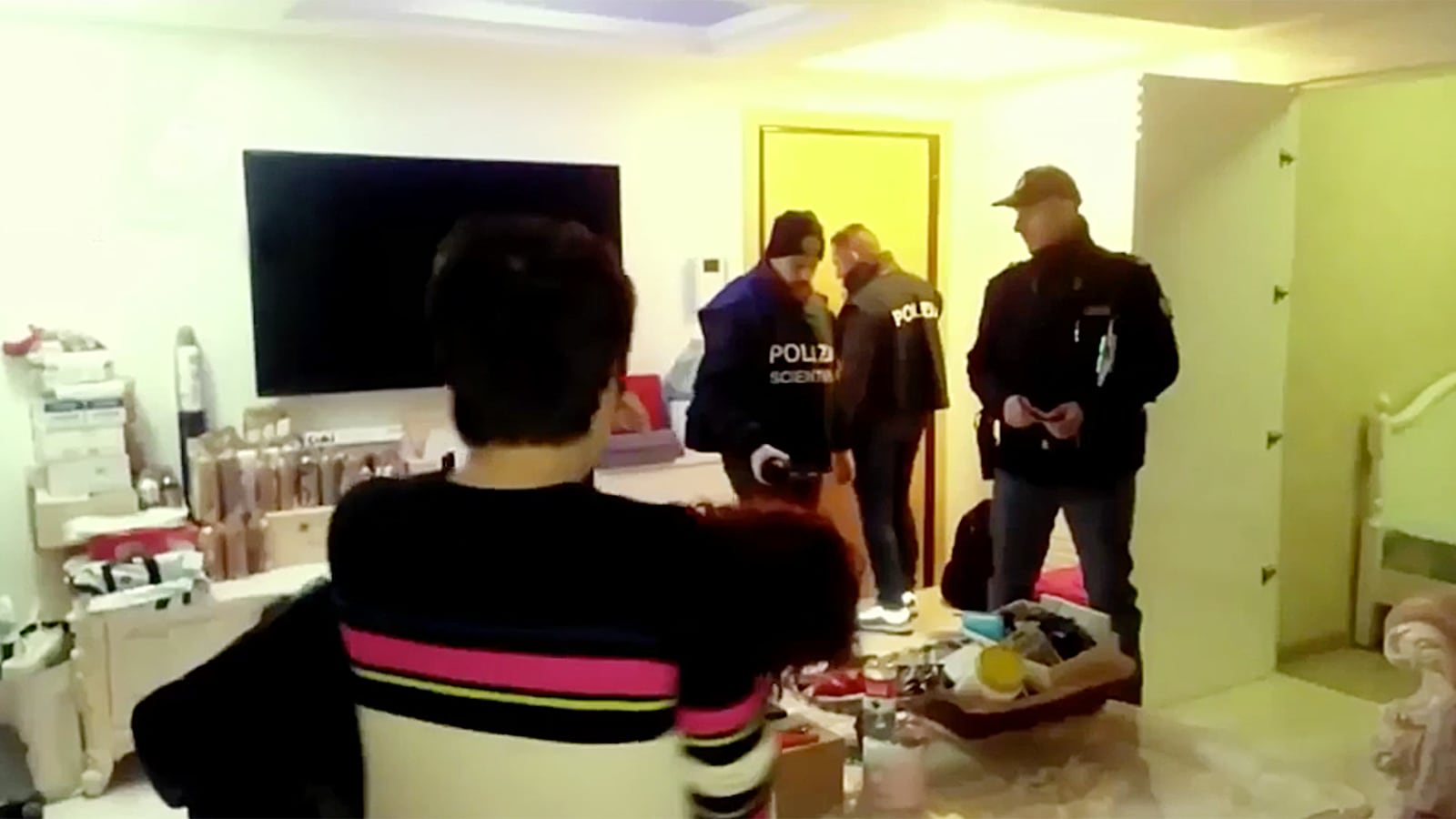 180119-nadeau-chinese-mafia-lede_eionc8