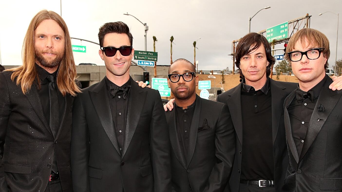 galleries/2013/02/10/grammy-awards-2013-justin-timberlake-carrie-underwood-more-photos/130210-maroon-5-grammy_scnhbg