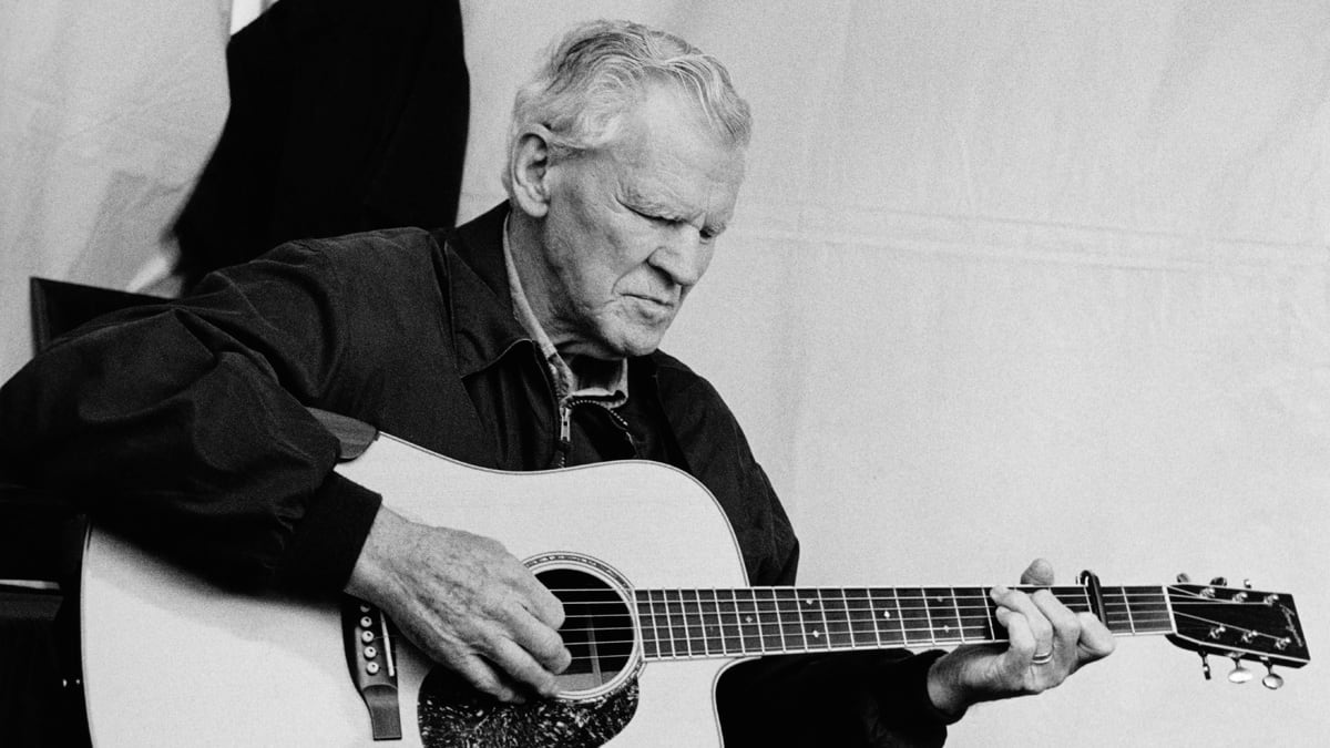 articles/2012/05/30/doc-watson-a-legendary-picker-was-traditional-music-s-best-ambasssador/doc-watson-obituary-jones_fjiwqj
