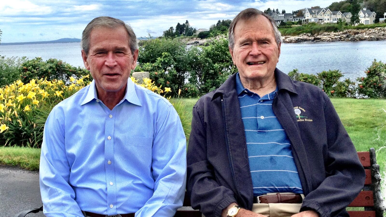 articles/2012/08/29/backstage-at-the-bush-movie/41-and-43-mckinnon-tease_cmbwoz