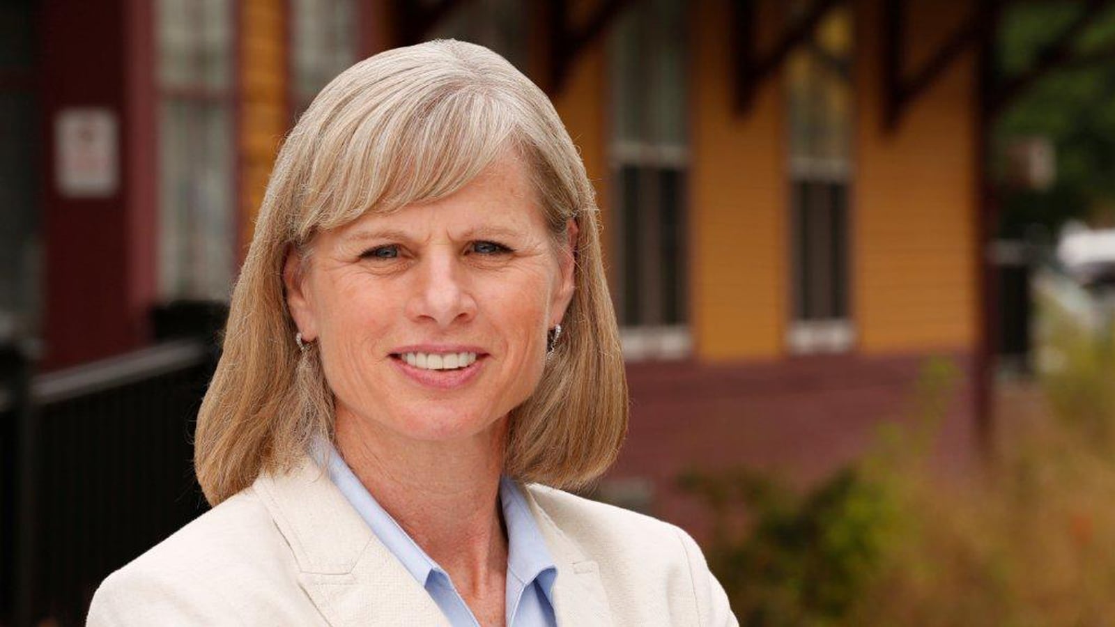 articles/2014/05/01/meet-mary-burke-the-woman-who-could-beat-scott-walker/140430-mary-burke-clift-tease_y11dek