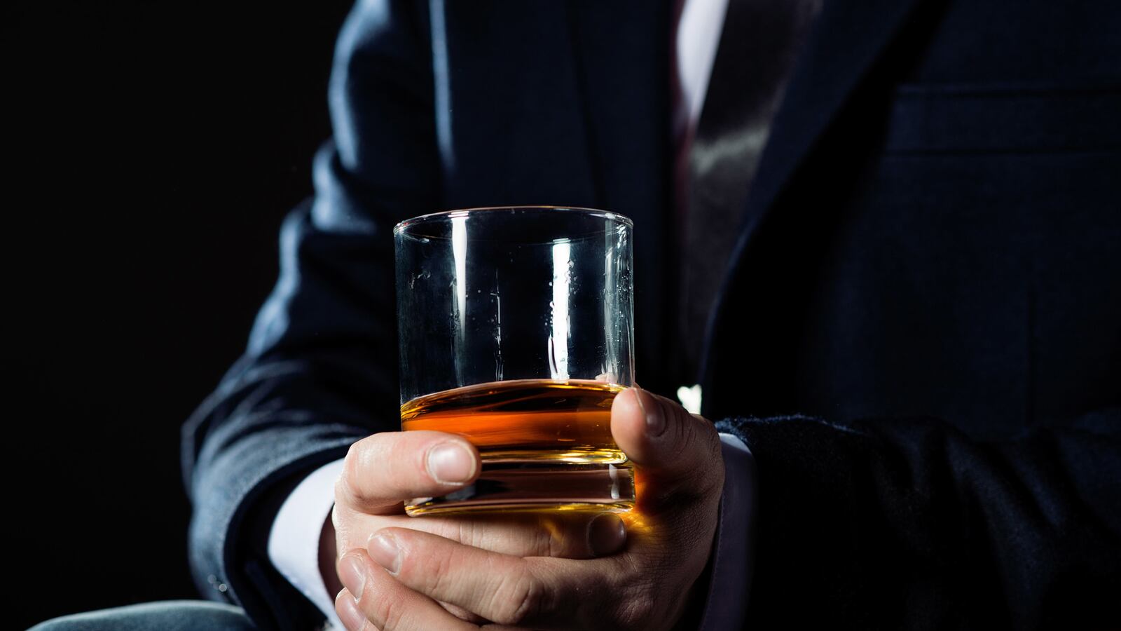 articles/2016/07/06/the-high-priced-world-of-rare-whiskey/160703-Kulp-Whiskey-Collectors-tease_cznfa0