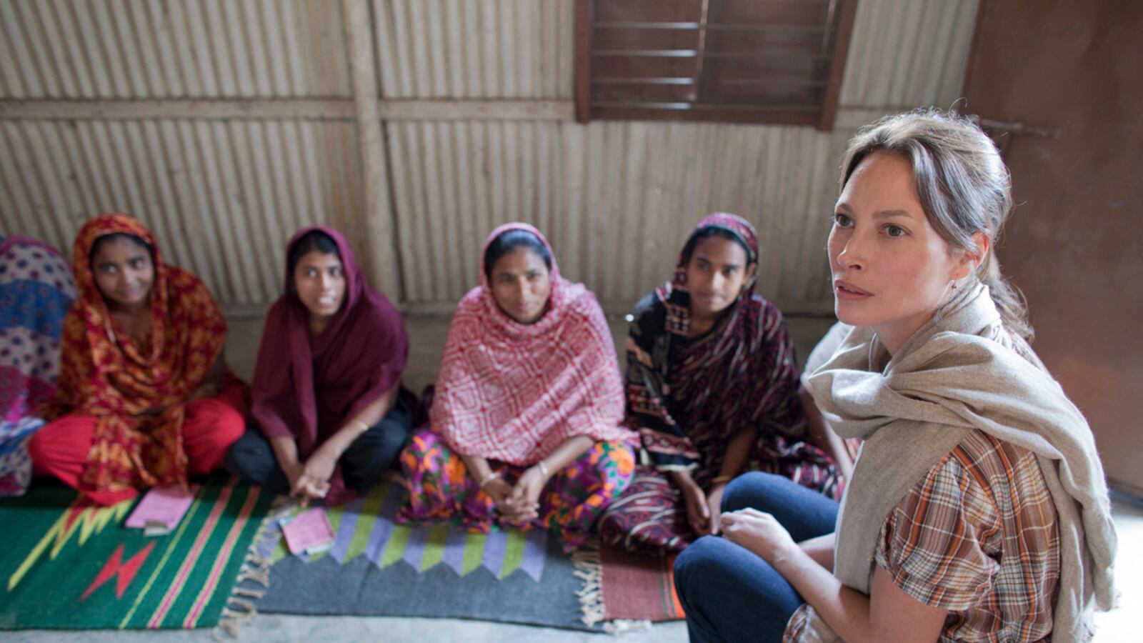 articles/2012/05/11/christy-turlington-burns-why-you-should-stay-mum-this-mother-s-day/christy-turlington-trip-box_ghdhez