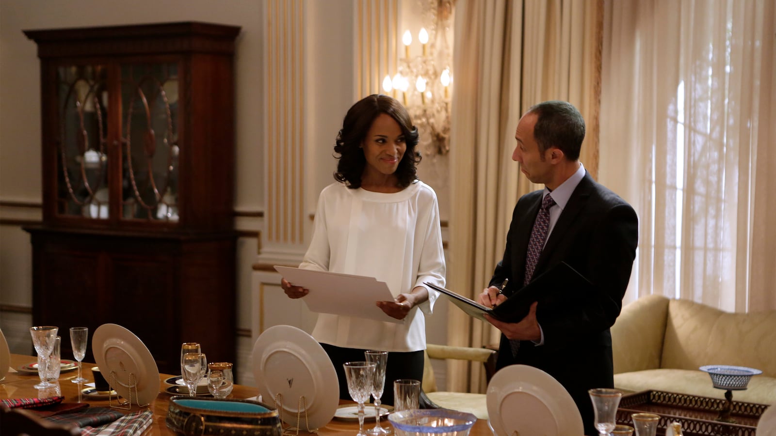 articles/2015/11/20/scandal-shows-an-abortion-inside-the-shocking-controversial-episode/151120-fallon-scandal2-tease_skbzzf