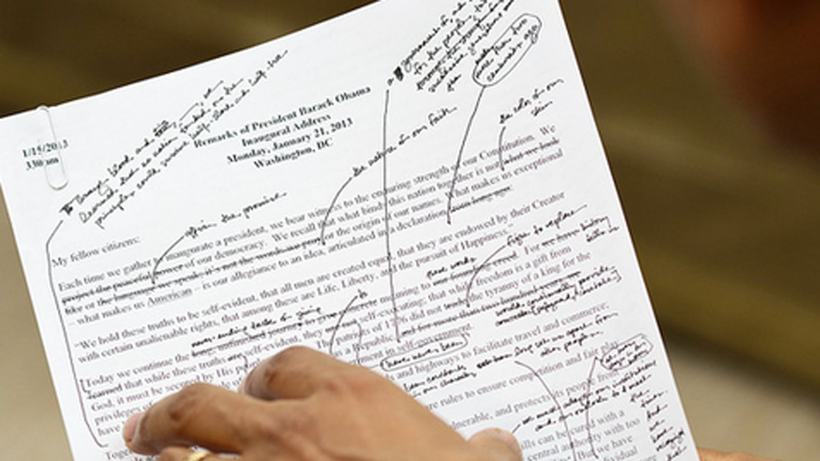 cheats/2013/02/19/photo-reveals-obama-s-inaugural-speech-edits/130219-obama-photo-speech-cheat_knvnha