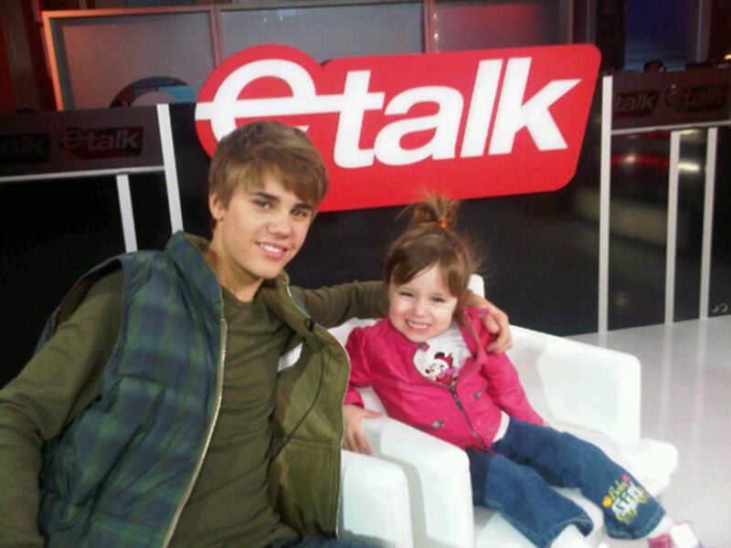 galleries/2011/02/03/celebrity-twitter-photos/twitpi23---bieber_cgcoeg