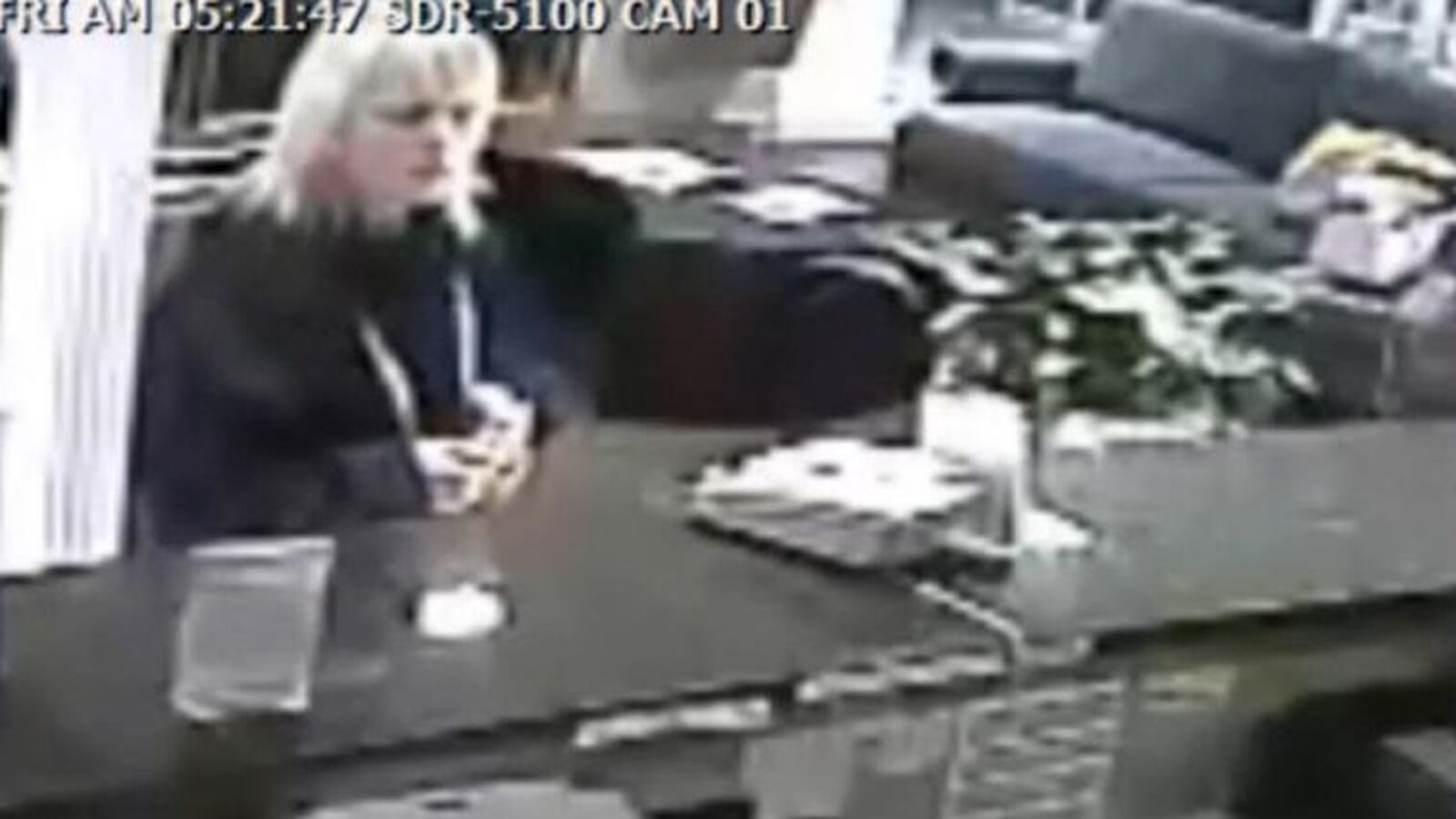 220508065445-vicky-white-surveillance-video-hotel-alabama-exlarge-169_fxmite