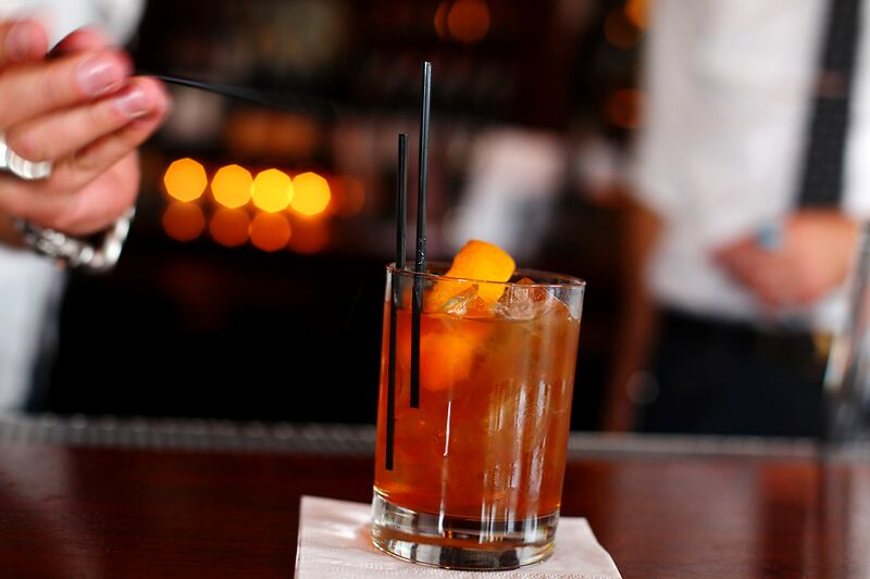 galleries/2013/09/29/the-best-bourbon-drinks-for-fall-photos/130927-burbon-month-17_lkqvw9