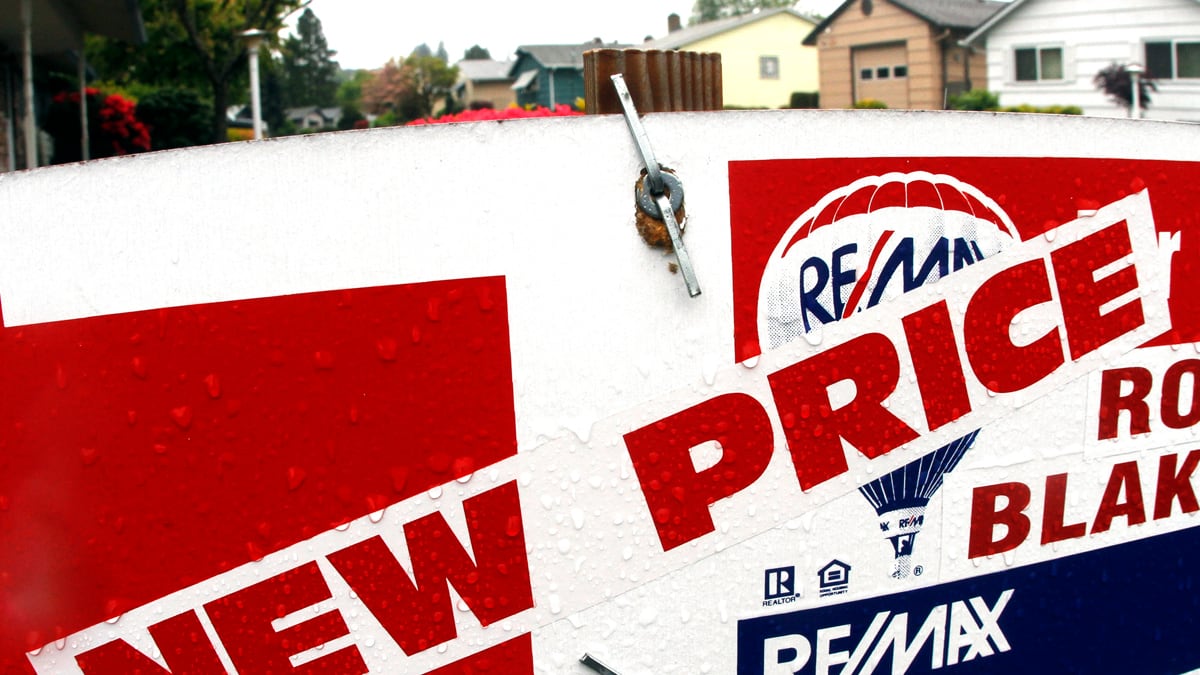 cheats/2011/09/26/new-home-sales-fall-to-6-month-low/us-home-sales-cs_ilndhr