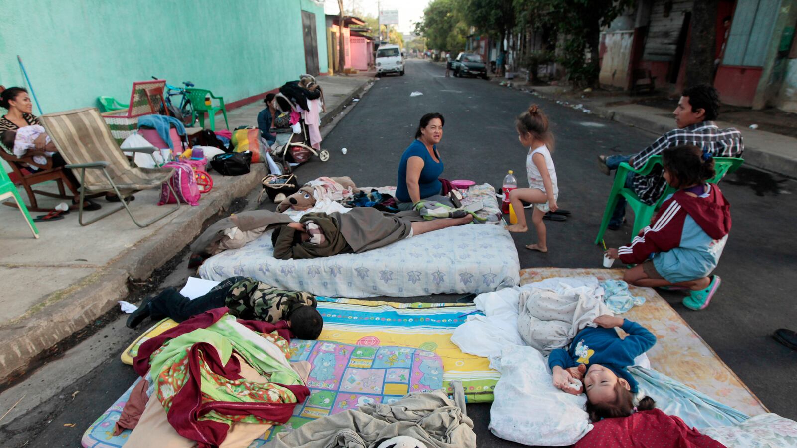 articles/2014/04/18/in-nicaragua-earthquakes-and-politics-play-hell-with-holy-week/140417-nicaragua-seoane-tease_ru7vzn