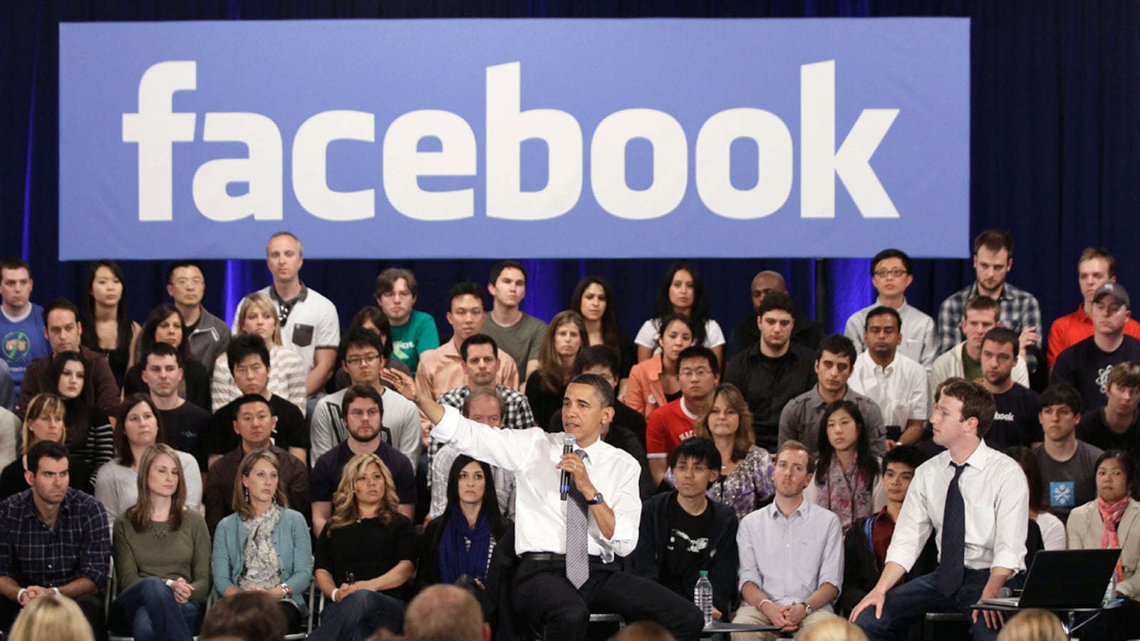 articles/2012/02/15/president-obama-courts-silicon-valley-s-new-digital-aristocracy/obama-zuckerberg-kotkin_oojelc