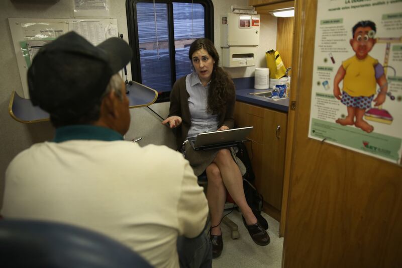 articles/2013/08/23/the-best-republican-efforts-are-not-enough-to-defund-obamacare/130822-Tomasky-Obamacare-embed_tqqags