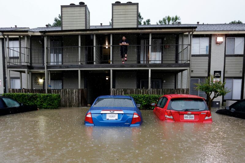 galleries/2016/04/18/houston-s-flood-emergency-photos/160418-houston-flood-gallery-6_lmkzp4