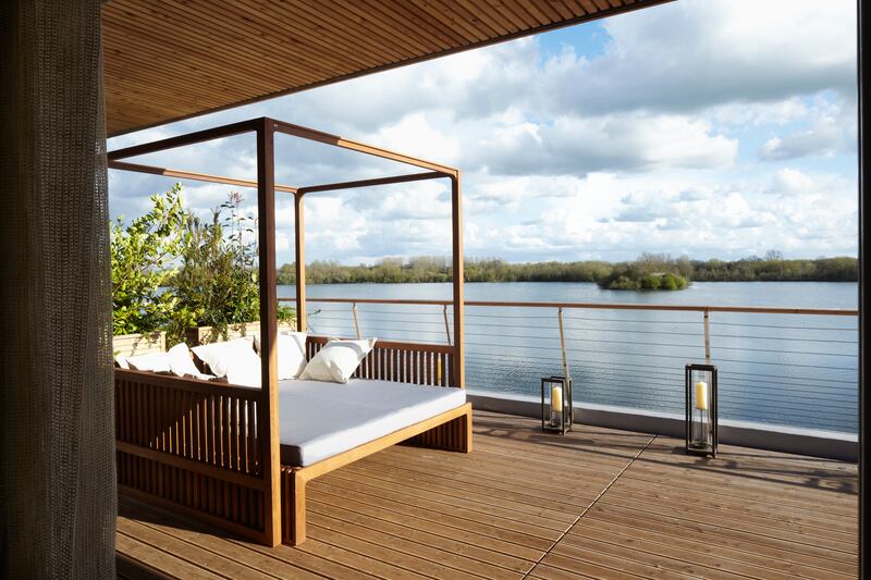 galleries/2014/04/19/omg-i-want-this-house-the-cotswolds-photos/140408-the-lakes09A_mnyuje