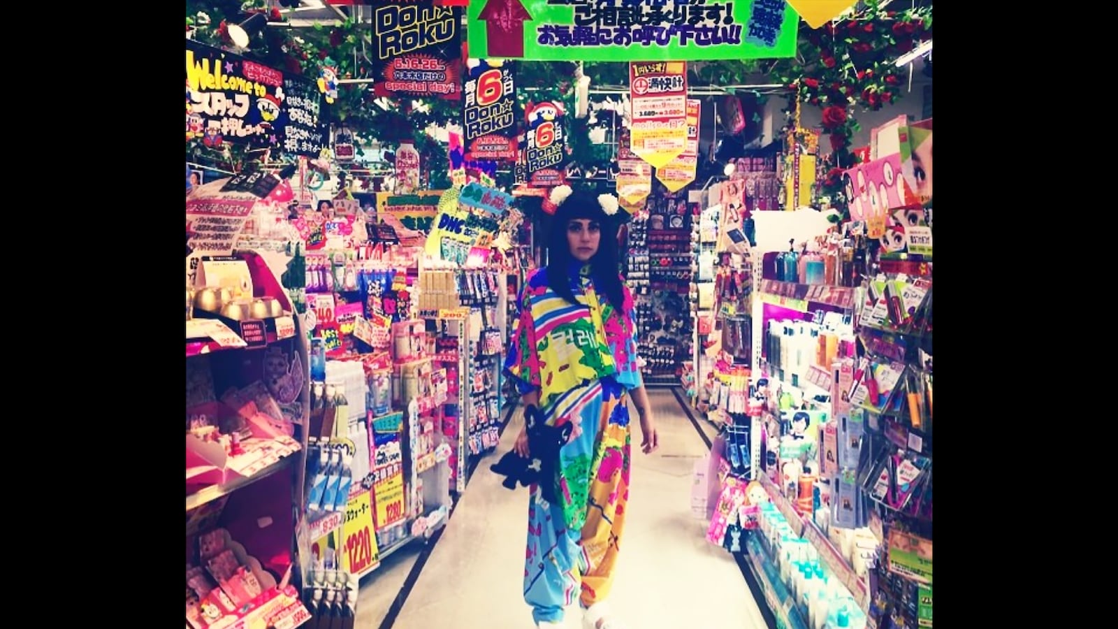 articles/2015/02/16/lady-gaga-leads-the-way-in-gangnam-style/150214-foreman-gaga-south-korean-style-tease_fklz71