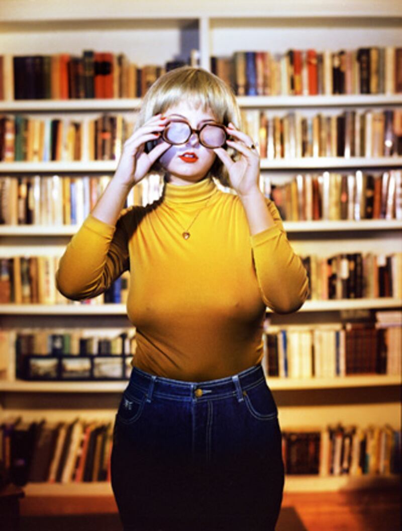 galleries/2010/01/12/alex-prager-the-living-dollhouse/alex-prager-13_vk7wdq