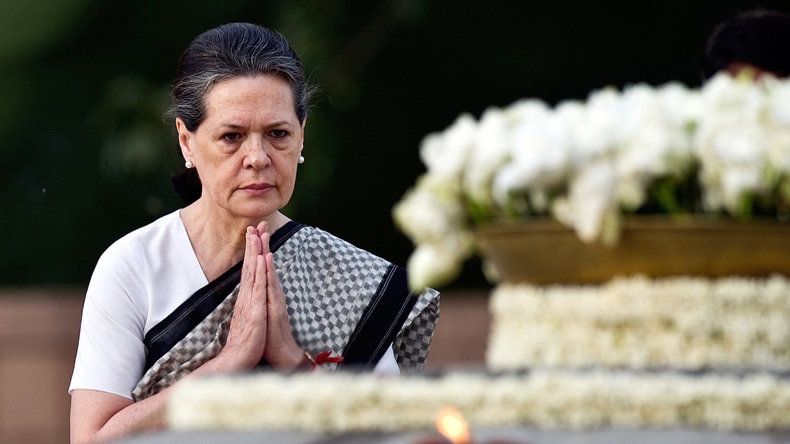 articles/2012/06/24/sonia-gandhi-health-mystery-sets-india-leadership-adrift/riedel-sonia-gandhi_yvibuh