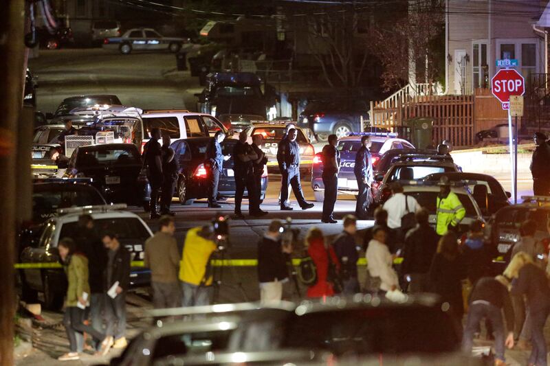 galleries/2013/04/19/boston-marathon-bombers-pre-dawn-manhunt-photos/boston-predawn-04_qtlaci