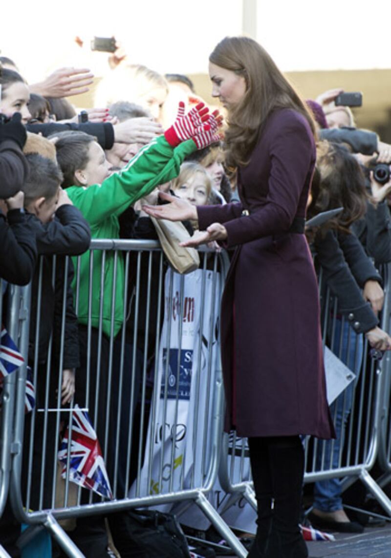 galleries/2012/10/10/hugs-and-kisses-kate-recalls-diana-s-touch-as-she-visits-newcastle/kate-newcastle-gallery8_vydzpd