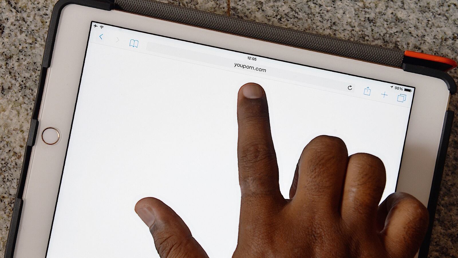 cheats/2015/08/05/india-lifts-porn-ban/150805-india-porn-ban-cheat_vmhzuk