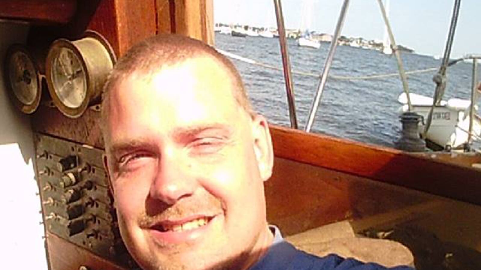 articles/2015/04/03/how-louis-jordan-an-inexperienced-sailor-survived-for-66-days/150403-sykes-jordan-tease_wapxlc