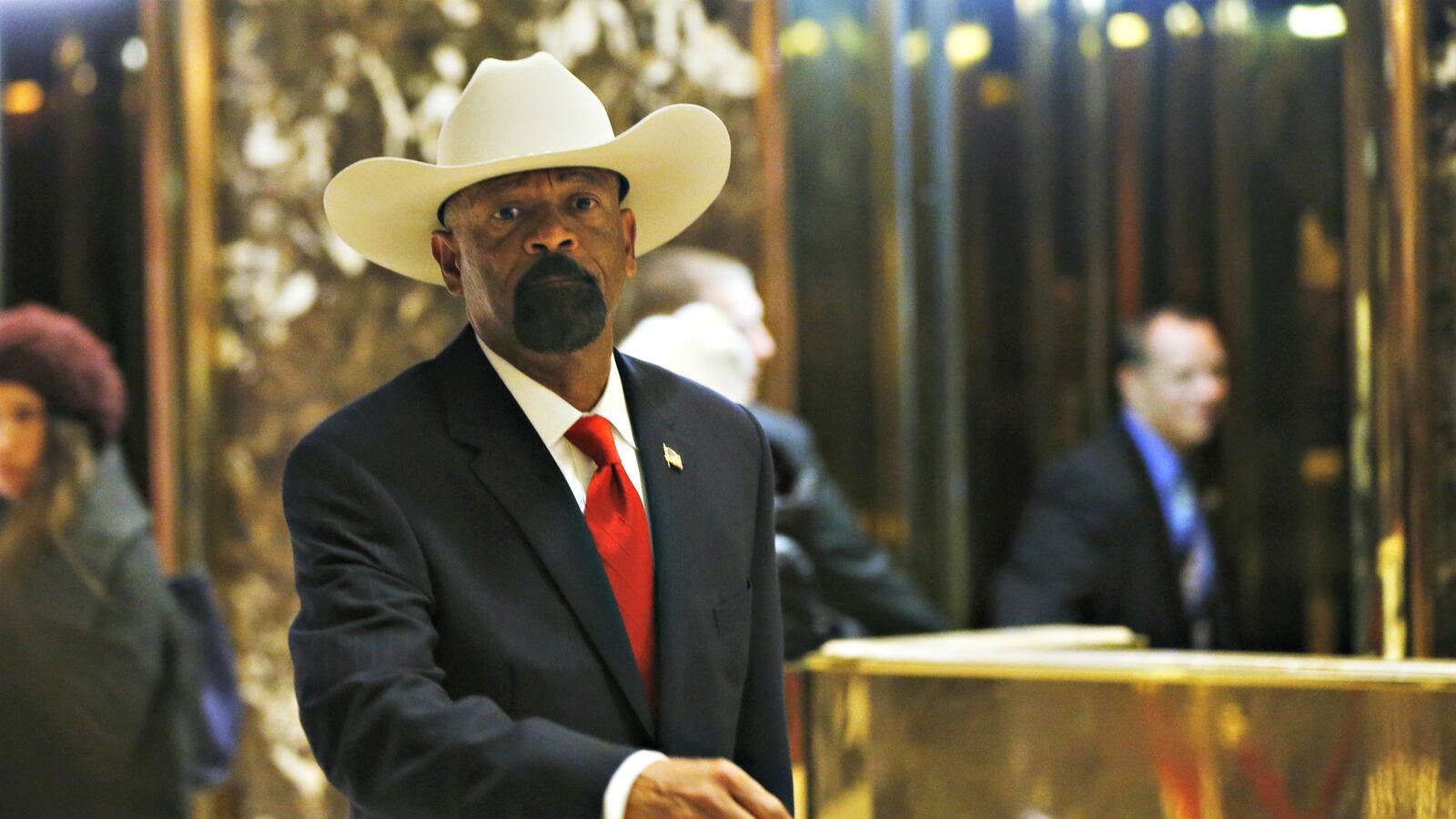 cheats/2017/04/28/report-trump-considering-sheriff-clarke-for-dhs-gig/170424-david-clarke-cheat_ckzr5d