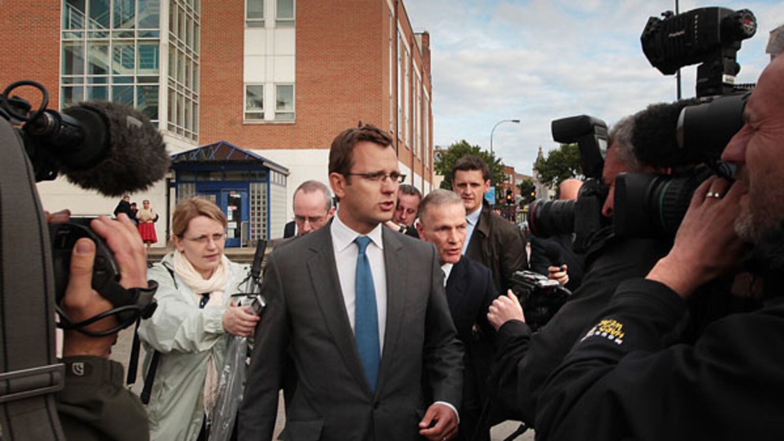 cheats/2011/08/25/news-corp-paying-coulson-s-lawyers-report/andy-coulson-legal-fees-cheat_fbrxhe