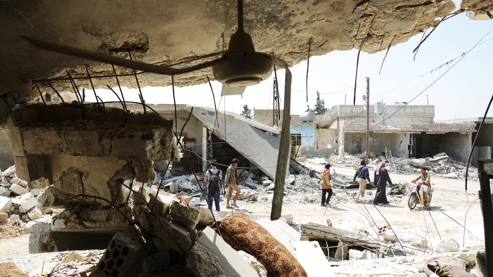 190613-Axe-Russia-Syria-tease_zzybbz