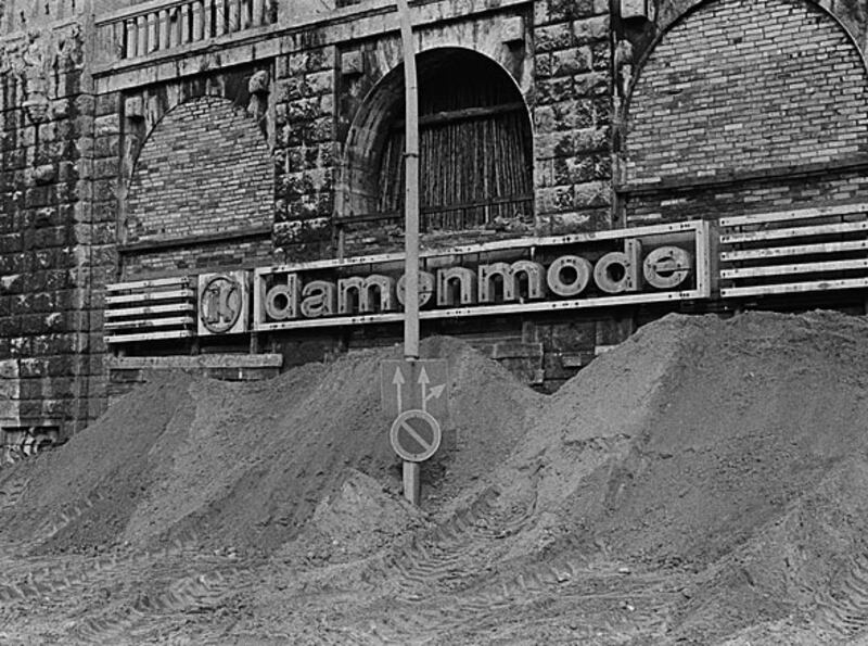 galleries/2009/07/08/communist-couture/communist-couture-7_hqwi3k