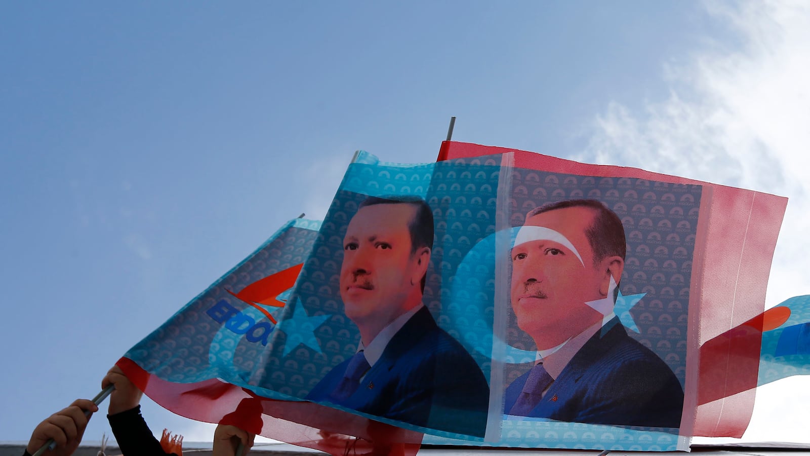 articles/2014/09/11/turkey-joins-the-coalition-of-the-unwilling/140911-Seibert-turkey-tease_lycut3