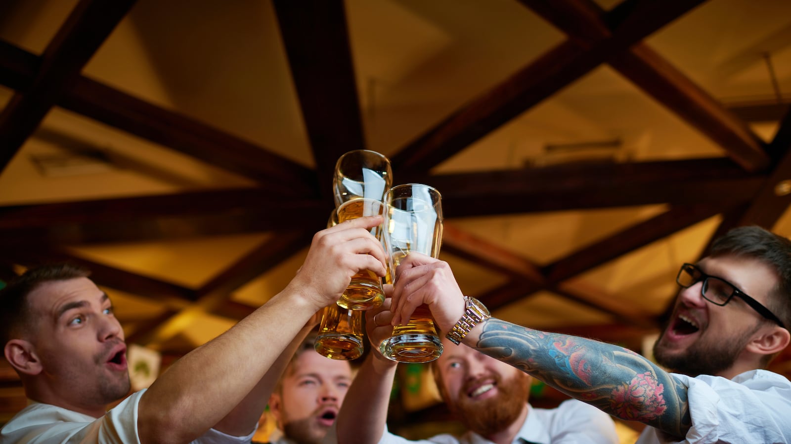 articles/2016/02/16/when-a-craft-beer-is-released-beer-geeks-go-crazy/160215-goldfarb-beer-tease_mdaygy