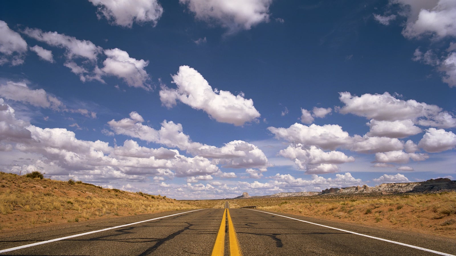 articles/2014/05/27/the-best-travel-apps-for-road-warriors/140527-travel-apps-lexus-tease_httaff