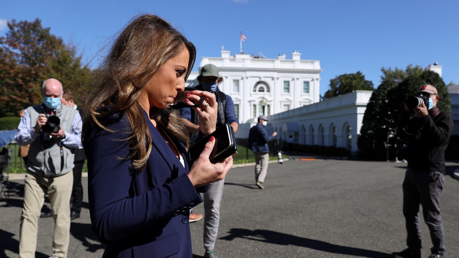 2020-10-08T192406Z_632867904_RC2JEJ9N55Y0_RTRMADP_3_HEALTH-CORONAVIRUS-TRUMP_la1joo