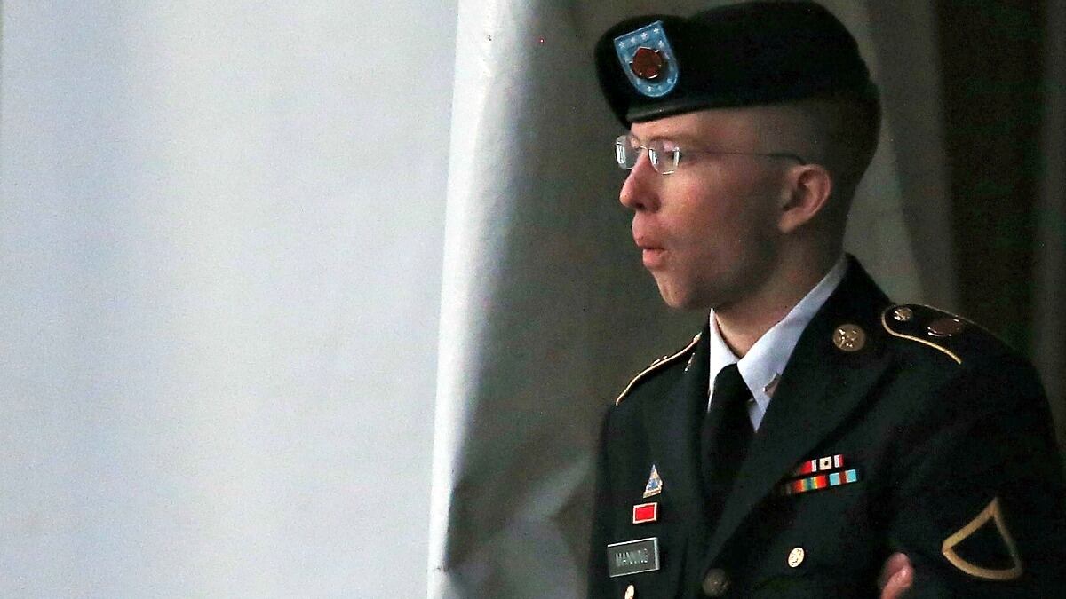 cheats/2013/04/10/navy-seal-to-testify-in-wikileaks-trial/bradley-manning-cheat_a87btn