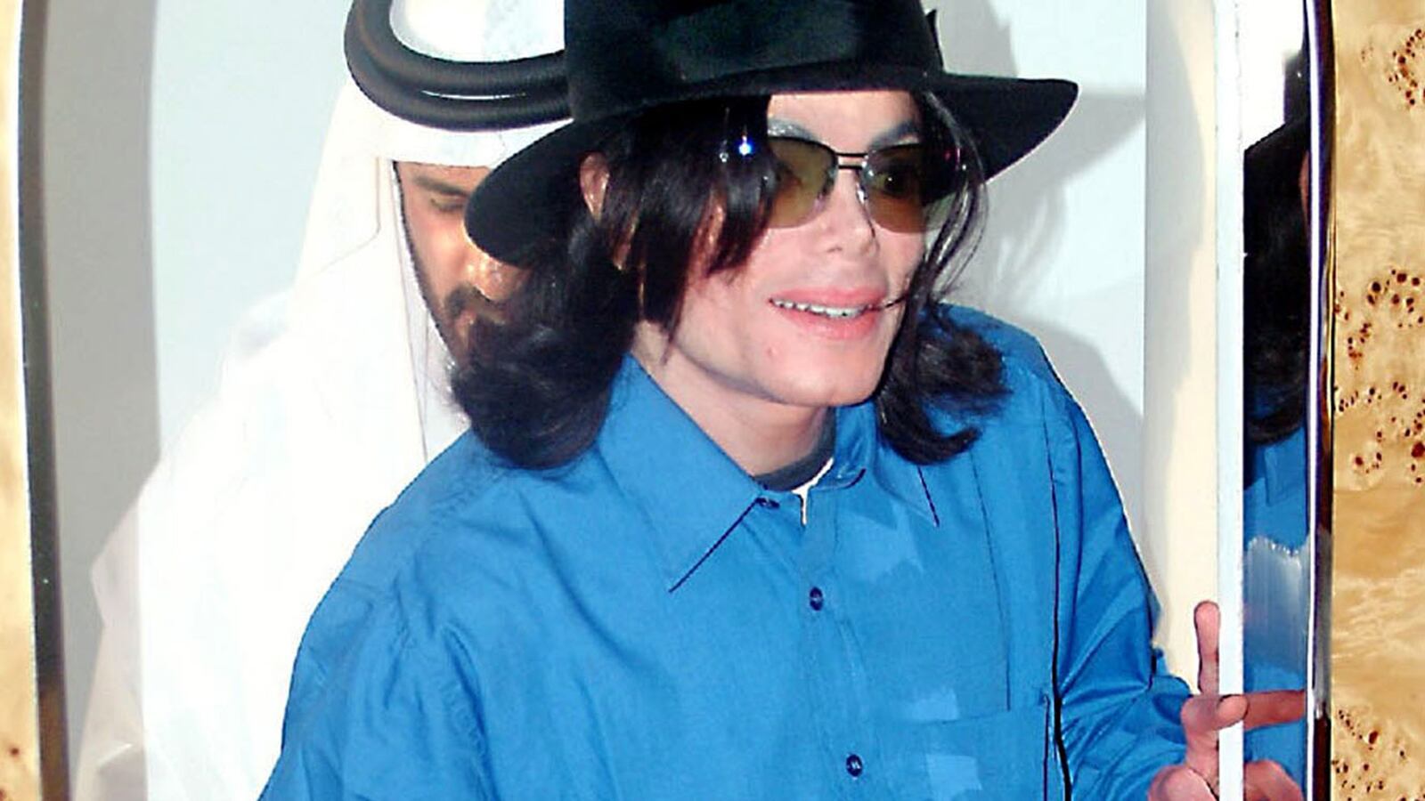 cheats/2013/06/30/report-michael-jackson-paid-off-victims/130630-Jackson-cheat_xwzgw2