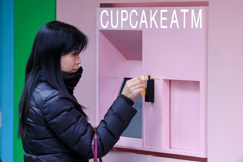 galleries/2014/03/29/cupcake-atm-food-at-your-fingertips-photos/140328-sprinkles-gallery-tease_qm3lbb