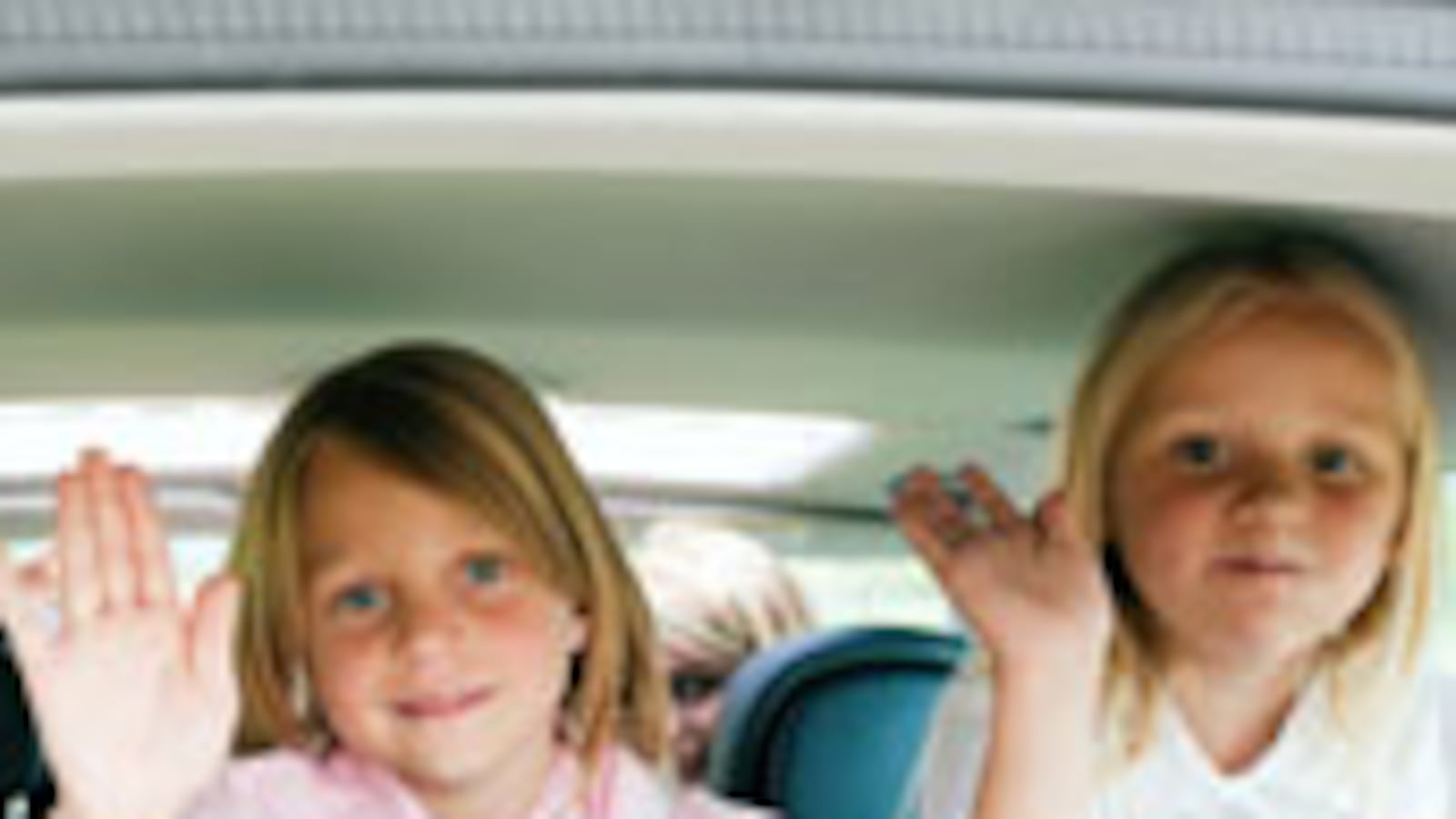 articles/2010/07/31/family-road-trips-parenting-tips-to-make-your-kids-smarter-in-the-car/bond-road-trip_117156_ujzrhw