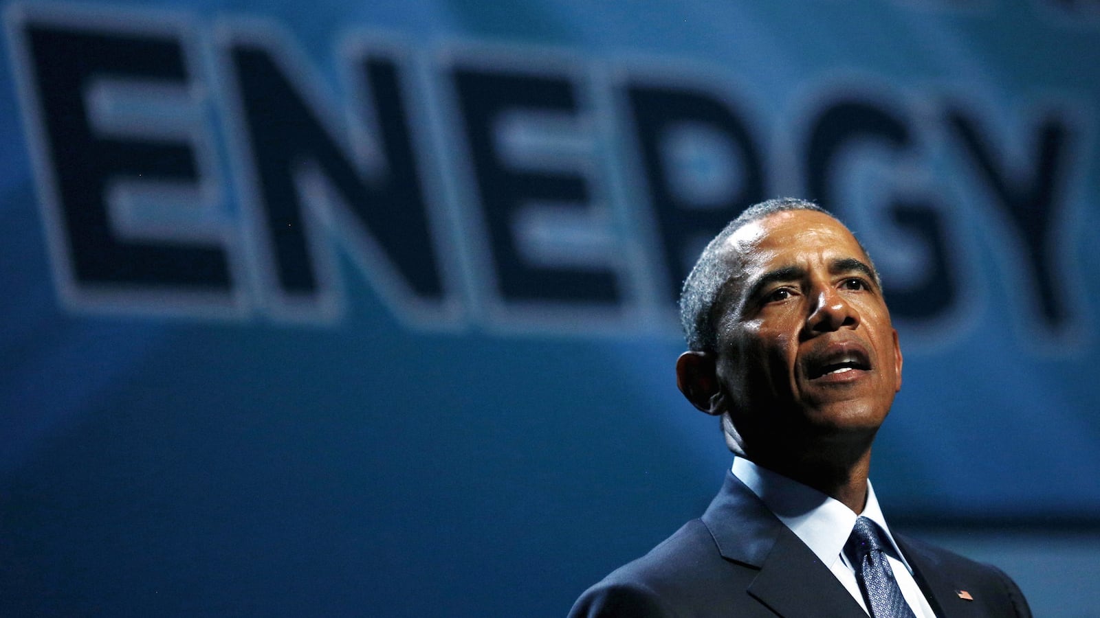 cheats/2015/08/25/white-house-obama-a-little-too-flip/150825-obama-cheat_onbljn