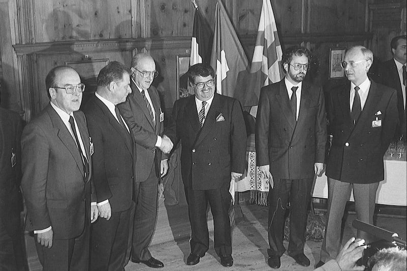 galleries/2013/01/22/world-economic-forum-historic-moments-photos/wef-history-1988-davos-declaration_nwdenf