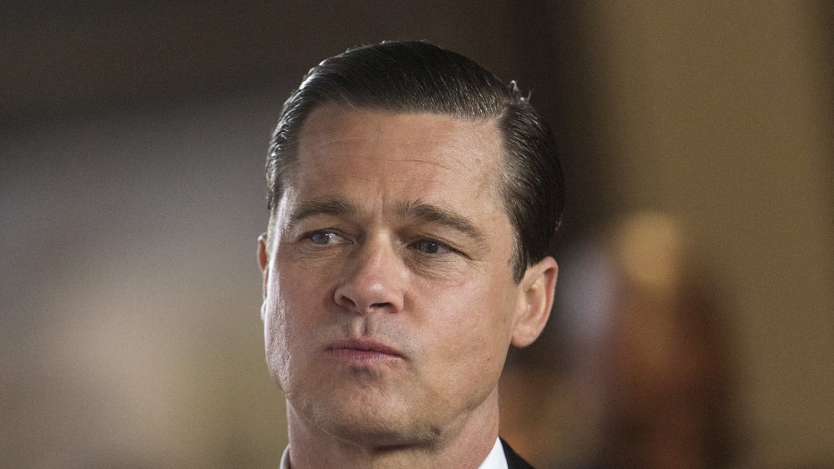 articles/2016/11/07/angelina-jolie-and-brad-pitt-s-custody-battle-is-the-new-war-of-the-roses/161107-sykes-brad-pitt_qmqt4t