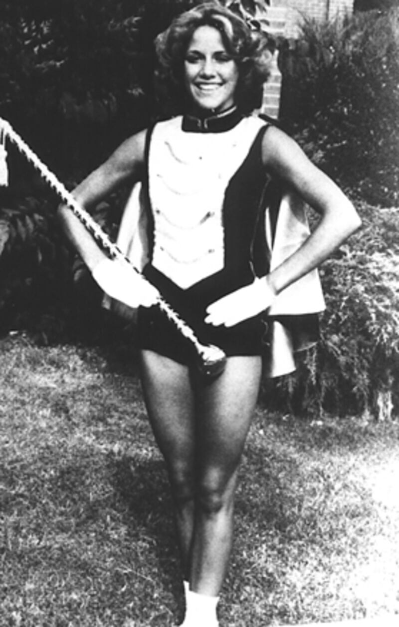 galleries/2009/11/01/celebrity-homecoming-queens-and-kings/celeb-homecoming-winners---sheryl-crow_rgk77z