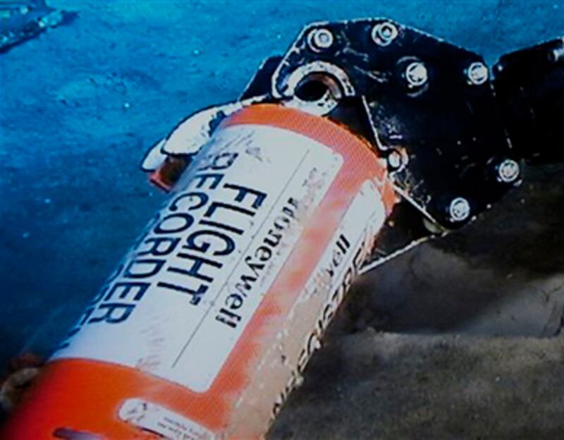 articles/2011/05/02/air-france-flight-447-mystery-may-be-solved-with-discovery-of-airbus-flight-recorder/irving-flight-recorder_177192_qy8eil