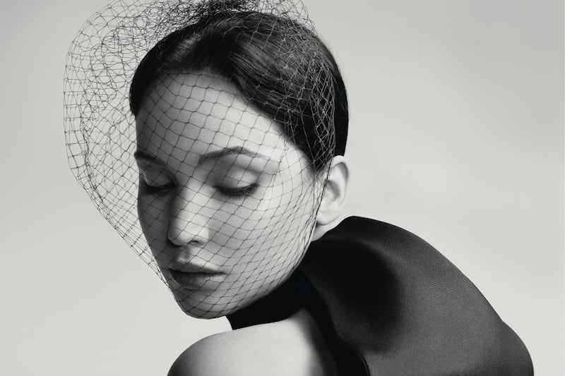 articles/2013/02/22/jennifer-lawrence-for-miss-dior-harry-styles-reveals-his-beauty-secrets/130222-dior-jennifer-lawrence-tease_mtghfa