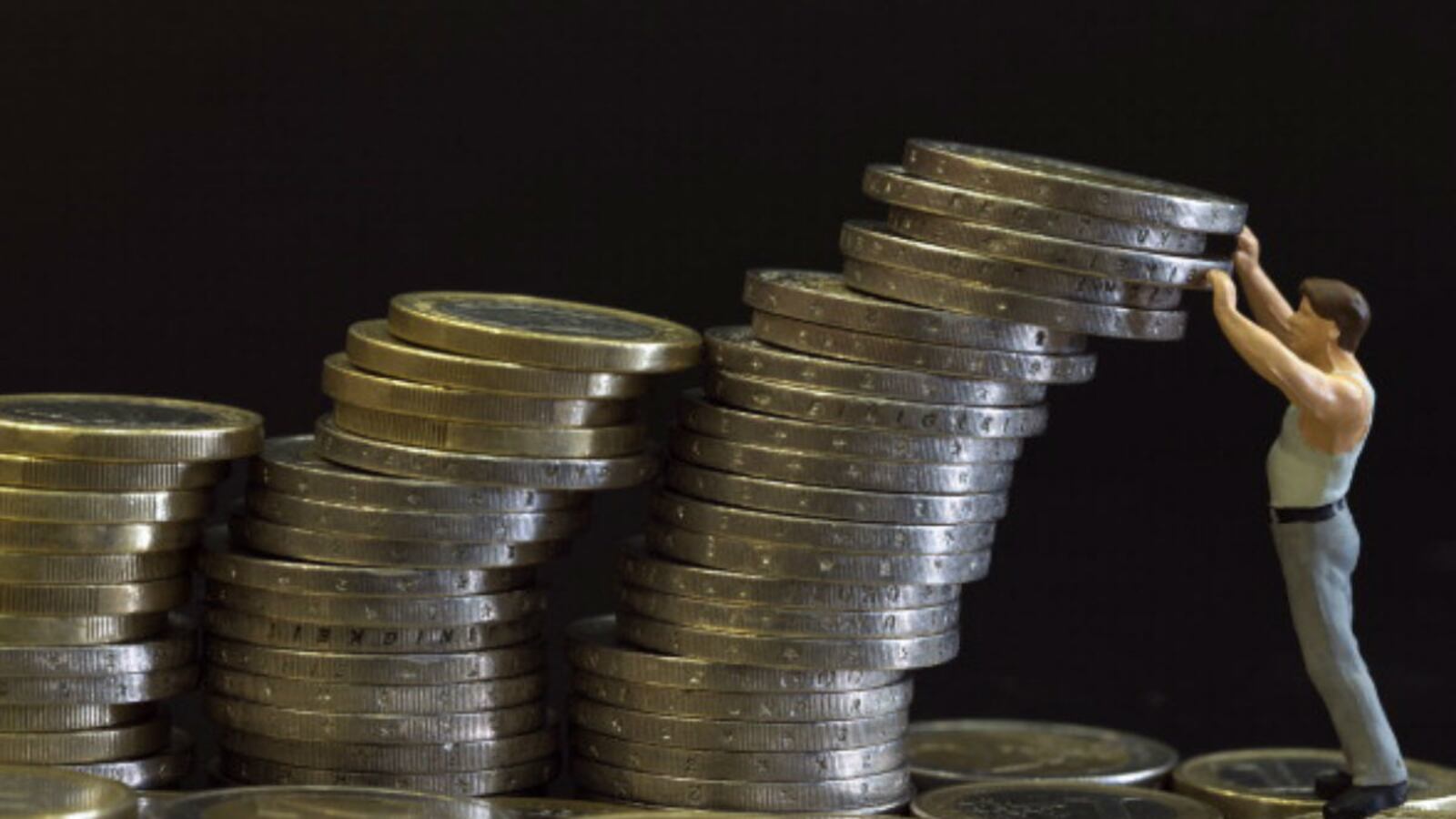 articles/2012/09/05/why-bulgaria-didn-t-join-the-euro/euro-depression_ahghn8