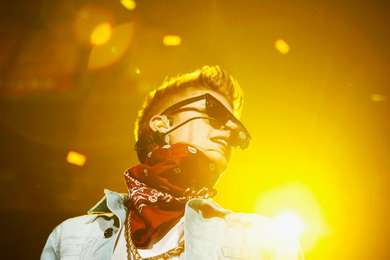 articles/2014/02/21/loserkeepsbieber-means-justin-s-probably-coming-to-america/131223-kameir-bieber_ullrfp