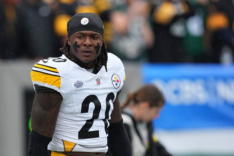 EAST RUTHERFORD, NEW JERSEY - SEPTEMBER 7: Kaleb Johnson #20 of the Pittsburgh Steelers looks on against the New York Jets in the game at MetLife Stadium on September 7, 2025 in East Rutherford, New Jersey. (Photo by Mitchell Leff/Getty Images)