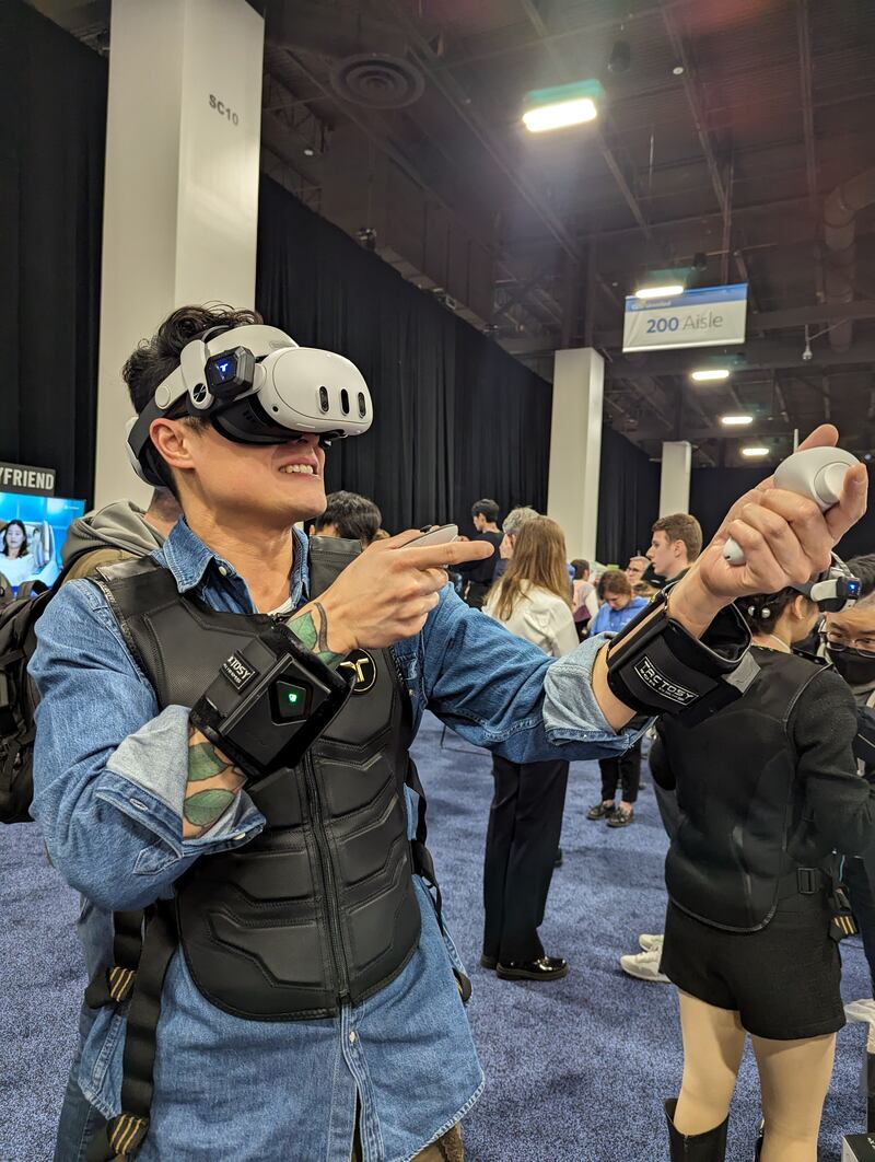 The Daily Beast's intrepid reporter tests bHaptics' products in virtual reality